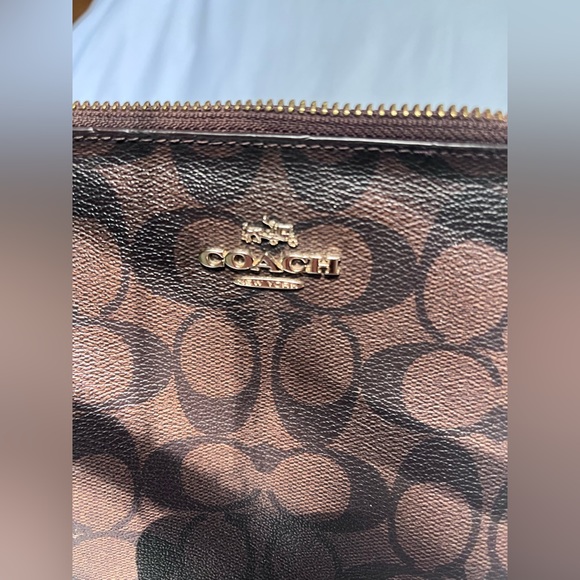 ***SOLD***COACH CROSSBODY BAG in Brown and Fuchsia Leather Messenger Bag Signatu - Picture 8 of 16